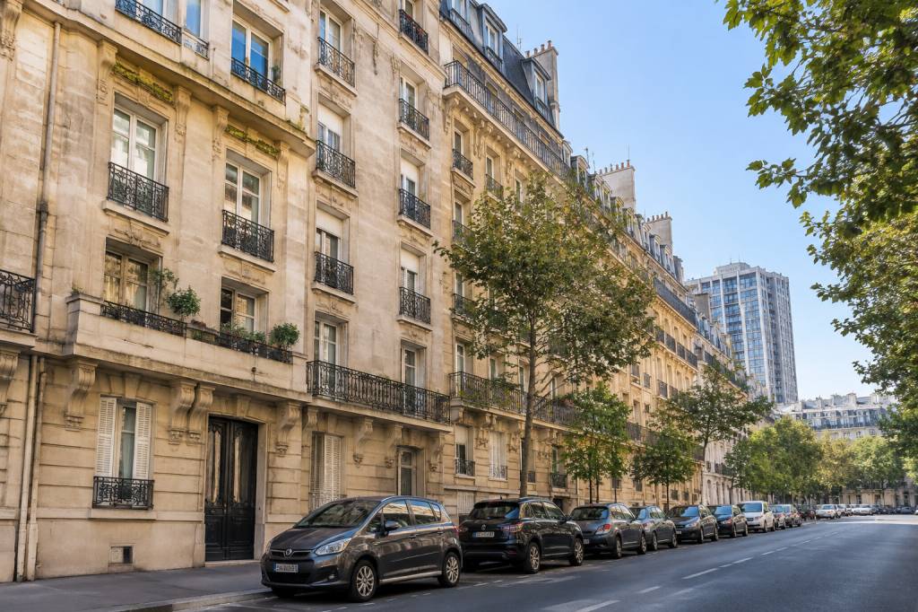 Prix immobilier au 1 rue ernest renan 75015 paris : estimation et rentabilité locative